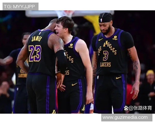 湖人队与对手的精彩对决回顾与分析NBA赛季最新动态